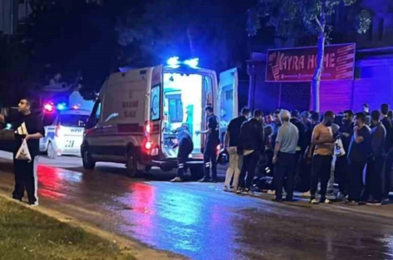 Elazığ’da motosiklet yayaya çarptı: 2 yaralı