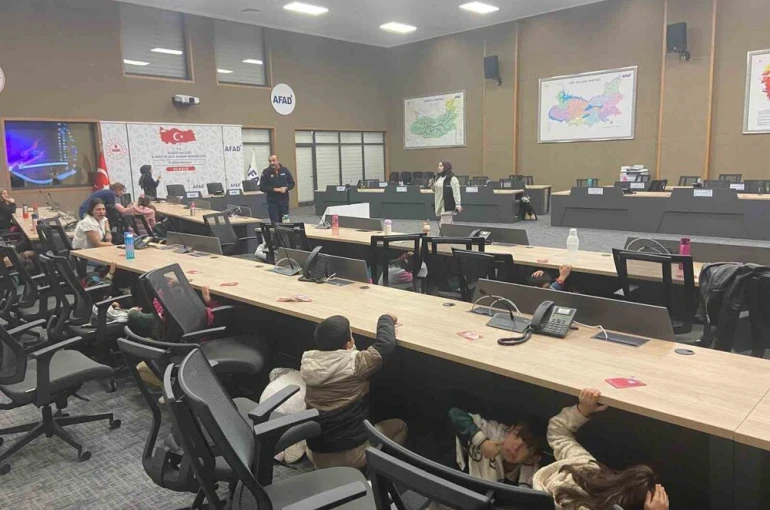 Elazığ’da öğrencilere afet farkındalık eğitimi 