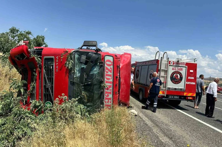 Elazığ’da tır devrildi: 1 yaralı
