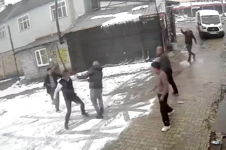 Elazığ’daki kavga, tuvaletini duvara yapan yolcu nedeniyle çıkmış