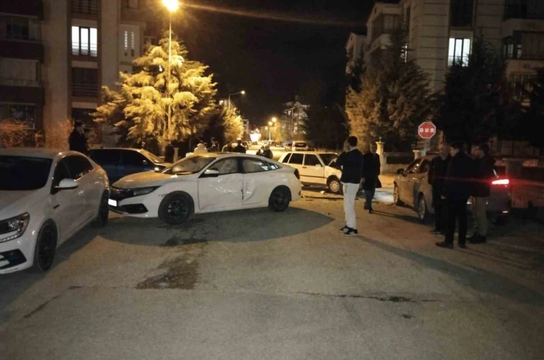 Elazığ’daki zincirleme kazada 4 araç hasar gördü