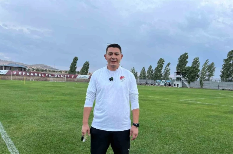 Elazığspor Teknik Direktörü Gül: "Bizim için bu sezonun tek sonucu var şampiyonluk"