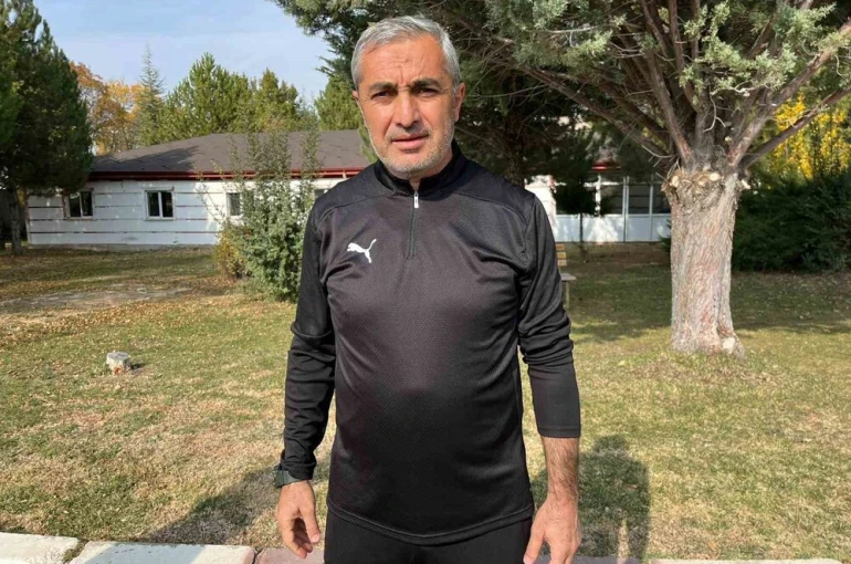 Elazığspor Teknik Direktörü Sarıgül: "Devre arasına kadar en iyi sonuçları almak istiyoruz"