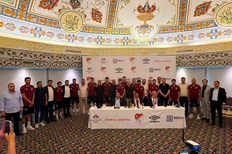 Elazığspor’da imza töreni düzenlendi