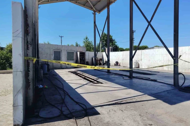 Elektik akımına kapılarak ölen baba ve oğlu gözyaşları arasında toprağa verildi