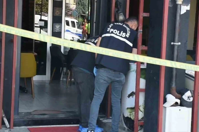 Elektrik akımına kapılan usta merdivenden düşerek hayatını kaybetti 