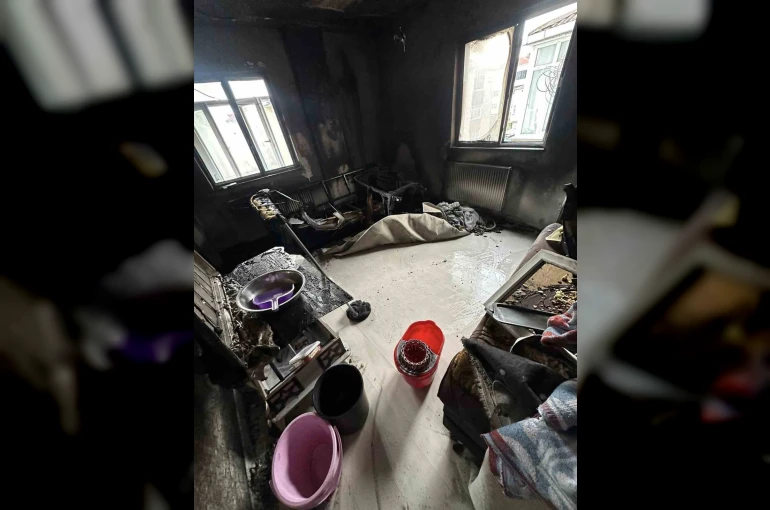 Elektrik konağından çıkan dairedeki yangın söndürüldü