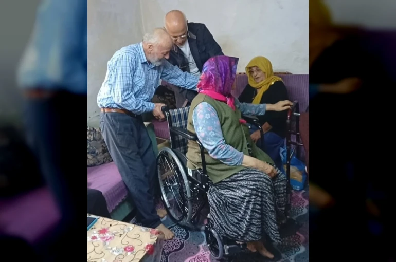 Emekli astsubaylardan tekerlekli sandalye desteği