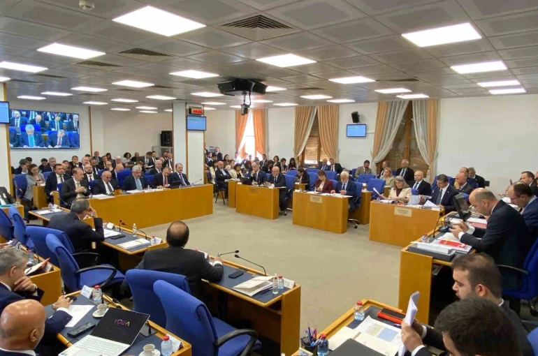 Emekli maaşı düzenlenmesini de içeren kanun teklifi Plan ve Bütçe Komisyonu’nda