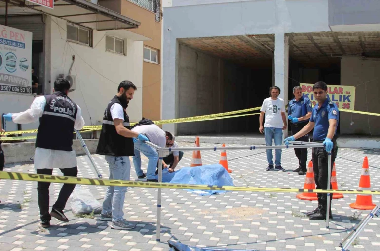 Emekli polis, bıçakla saldıran oğlunu öldürdü