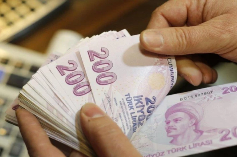 Emekliye Çifte Müjde Hesaplara Yatıyor! Kim, Hangi Gün Alacak?