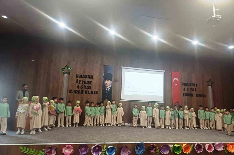 Emet’te 4-6 Yaş Kur’an kursu öğrencilerinden yıl sonu gösterisi