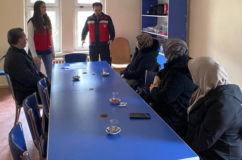 Emet’te okul personeline özel hijyen eğitimi verildi