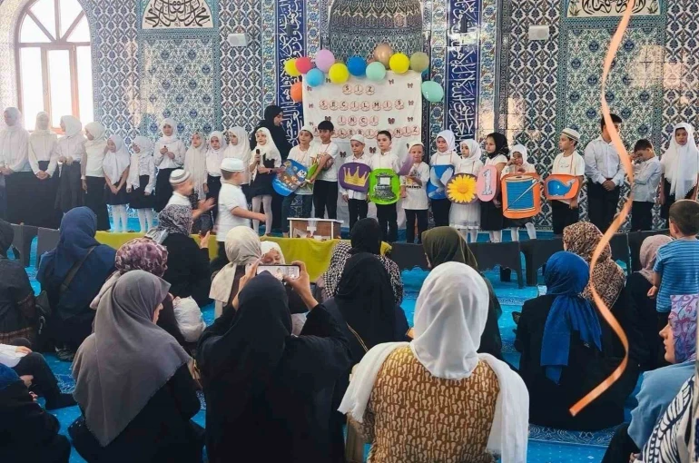 Emet’te Yaz Kur’an kurslarında mezuniyet coşkusu