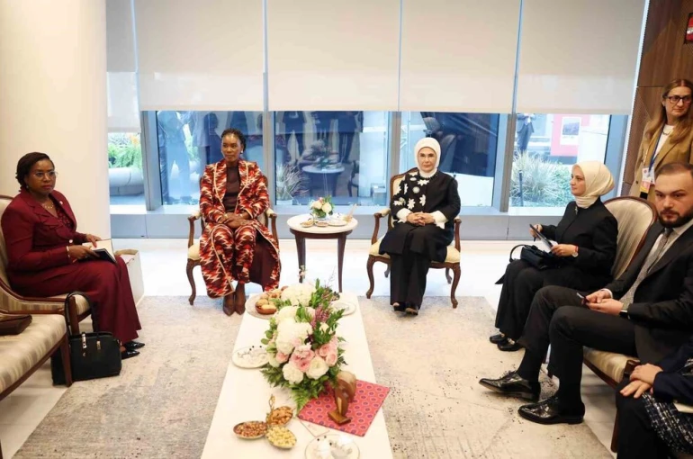 Emine Erdoğan, Gabon Cumhurbaşkanının eşi ile Türkevi’nde bir araya geldi