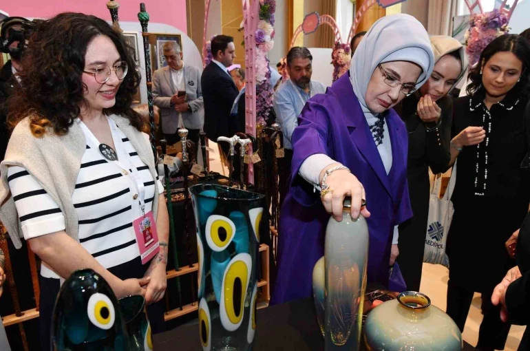 Emine Erdoğan, TOGEM-DER’in geleneksel "Cemre Çarşısı"nın açılışına katıldı