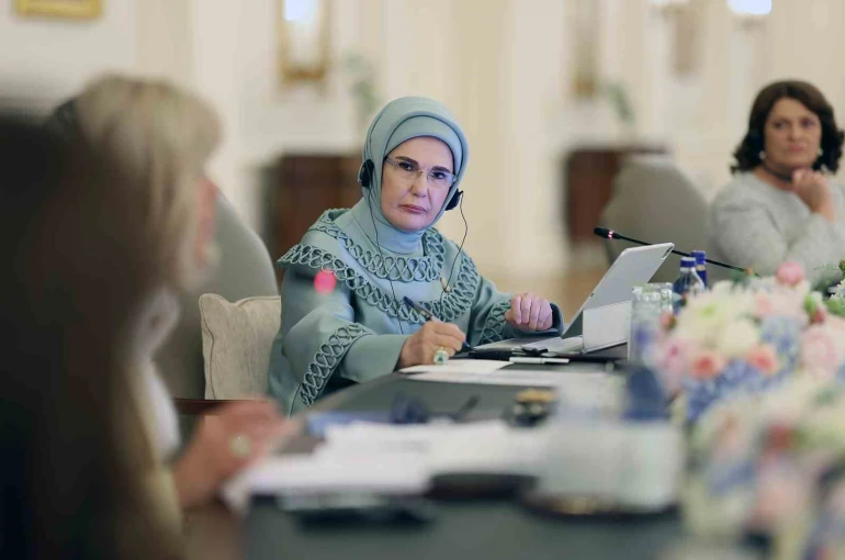 Emine Erdoğan’ın NATO marjında buluşturduğu lider eşleri "Çocuklar, Teknoloji ve Güvenlik" konusunu ele aldı