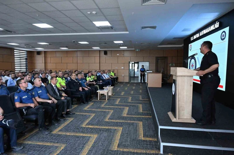 Emniyet Müdürü Arıbaş, Bafra’da toplu taşıma sektörü temsilcileri ile toplantı yaptı