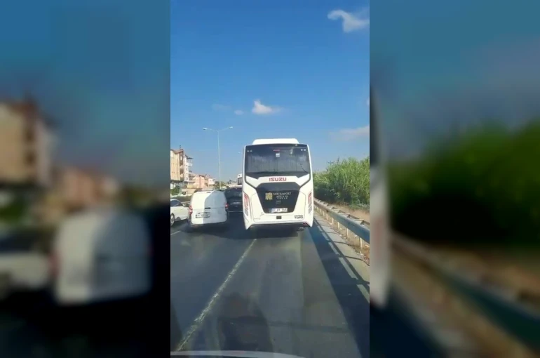 Emniyet şeridini kullanan araçlar ambulansa zor anlar yaşattı