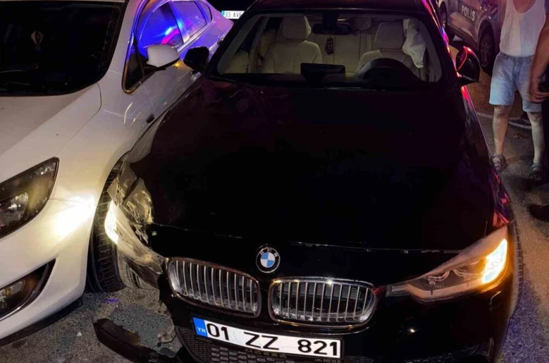 Emniyetin karşı sokağında 6 araca çarparak zarar verip yaya kaçtı