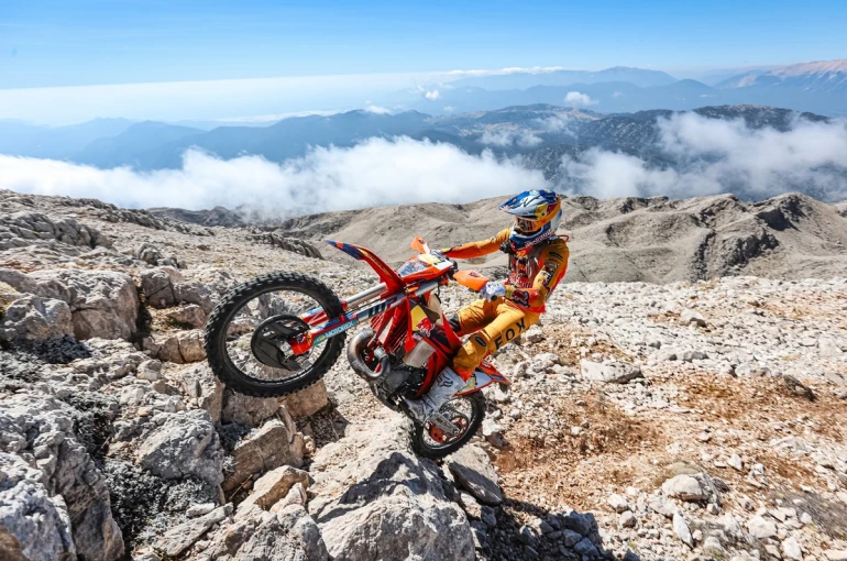 Enduro tutkunları 3 bin 200 rakıma tırmanacak