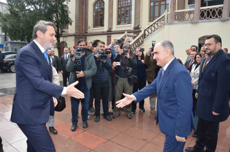 Enerji ve Tabii Kaynaklar Bakanı Bayraktar Manisa’da