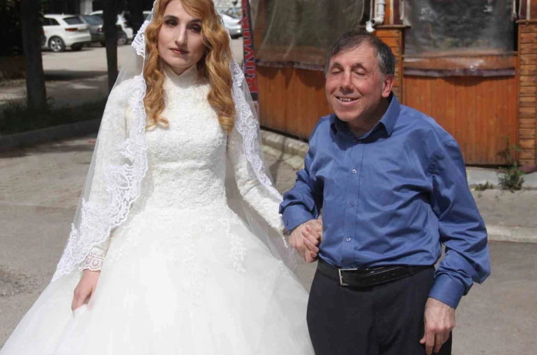 Engel tanımayan çifti büyükşehir belediye otobüsü ayırdı