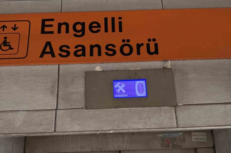 Engelli asansörünün amacı dışında kullanılmasına engellilerden tepki