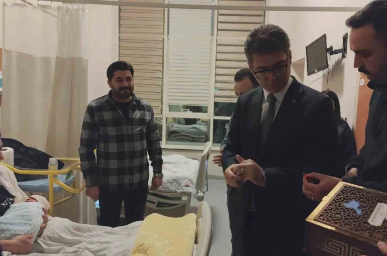 Erciş’te 2026’nın ilk bebeği Mert Buğra oldu