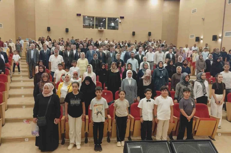 Erciş’te yaz Kur’an kursu kapanış programı düzenlendi 