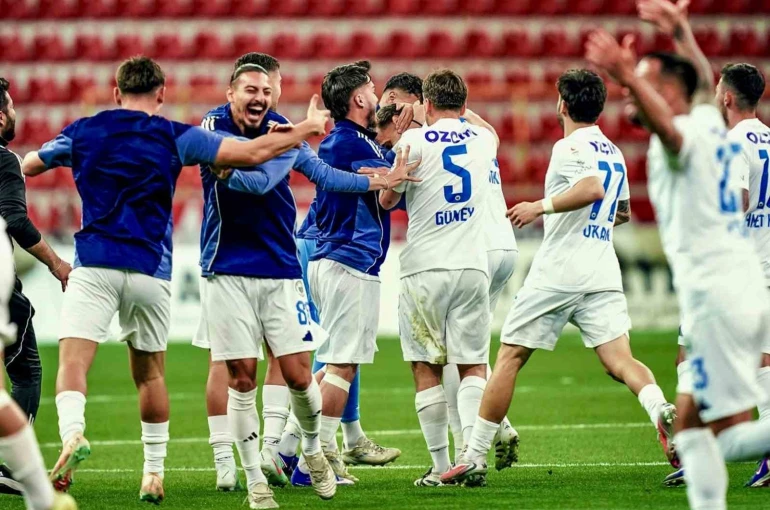 Erciyes 38 FK kadroyu kurdu