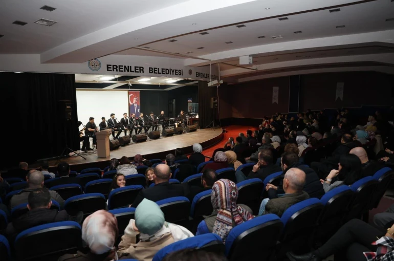 Erenler’de Hikayeli Türküler Konseri’ne vatandaştan ilgi