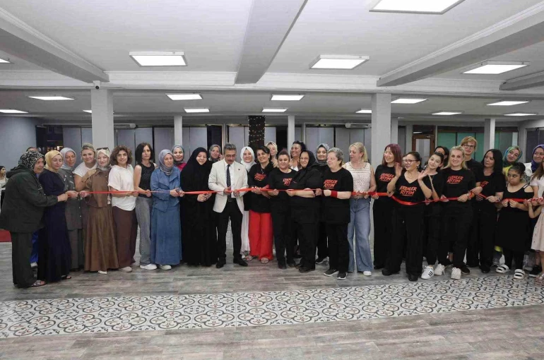 Erenler’de kadınlar için yeni merkez kapılarını açtı