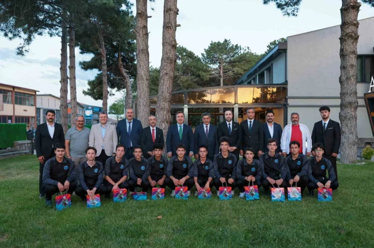 Erzincan Fen Lisesi Futbol Takımı Türkiye finalleri yolunda