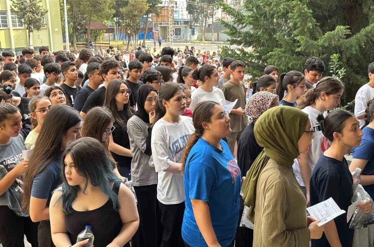 Erzincan LGS’de 3 Türkiye birincisi çıkardı