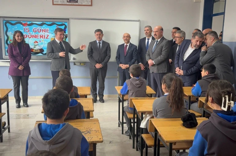 Erzincan Valisi öğrencilere Ergan Dağı’nda kayak ve köfte ekmek sözü verdi