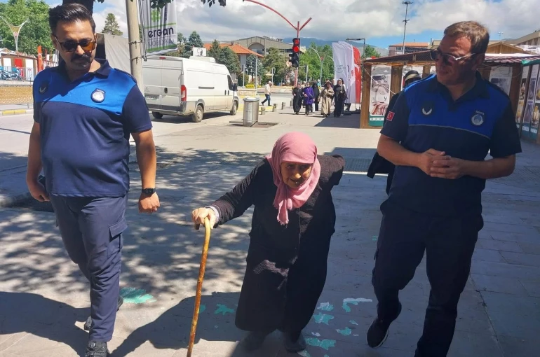 Erzincan zabıtasından gönülleri ısıtan davranış