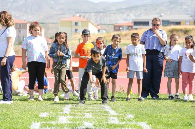 Erzincan’da bin öğrenci geleneksel oyunlar şenliğinde buluştu