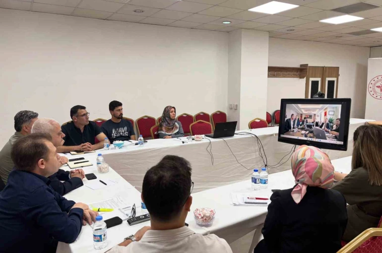 Erzincan’da evde sağlık hizmetleri ve katkı payları değerlendirildi