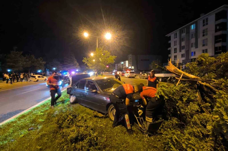 Erzincan’da iki otomobil çarpıştı: 1 kişi yaralandı