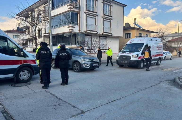 Erzincan’da iki otomobil çarpıştı: 2’i çocuk 3 kişi yaralandı