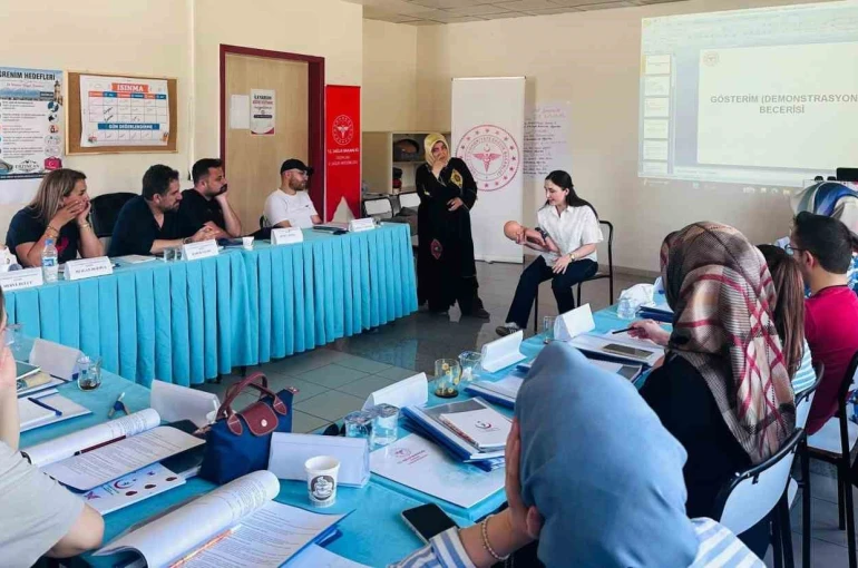 Erzincan’da ’İlkyardım Eğitici Eğitimi’ başladı