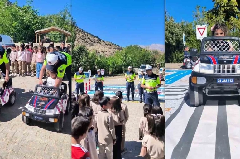 Erzincan’da jandarmadan öğrencilere uygulamalı trafik eğitimi