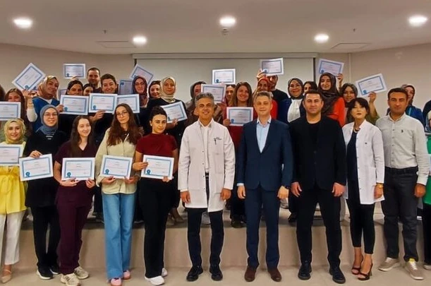 Erzincan’da sağlık çalışanlarına ‘Anne Sütü ve Emzirme Danışmanlığı Eğitimi’ verildi