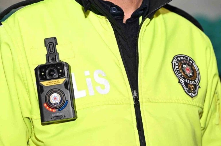 Erzincan’da trafik ekiplerine yeni nesil yaka kamerası eğitimi verildi