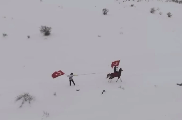 Erzincan’ın beyaz örtüsünde farklı snowboard deneyimi