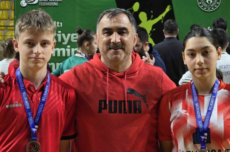 Erzincanlı badmintoncular Türkiye üçüncüsü oldu
