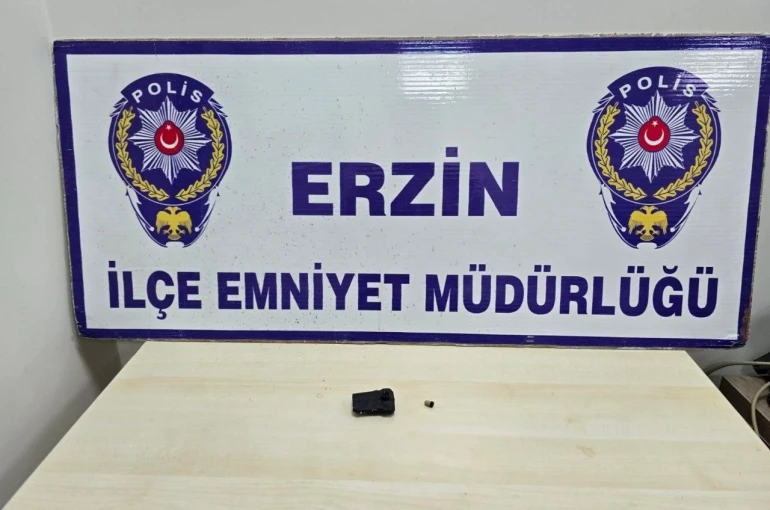 Erzin’de ehliyet sınavına kopya düzeneğiyle giren şahıs yakayı ele verdi