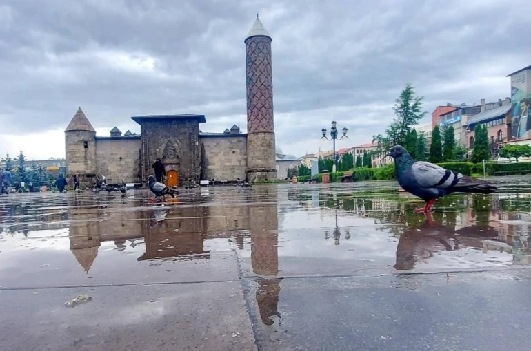 Erzurum ve Ardahan için "sarı" kodlu uyarı: Kuvvetli sağanak ve sel riski