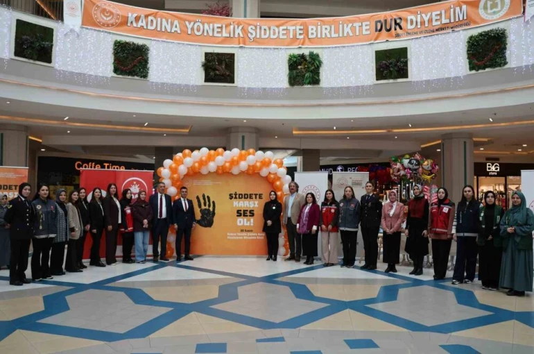 Erzurum’da "25 kadın 25 hikâye" sergisi açıldı